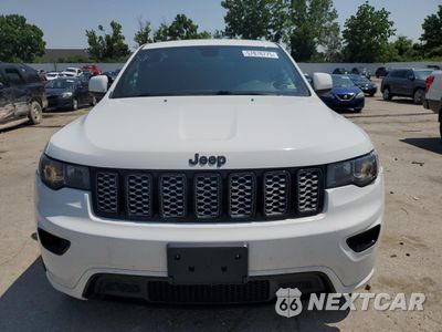 Piąte zdjęcie samochodu w środku: 2018 JEEP GRAND CHEROKEE LAREDO VIN:1C4RJFAGXJC102506 - miniatura