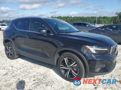 Czwarte zdjęcie samochodu z boku: 2025 VOLVO XC40 CORE VIN:YV4L12UJXS2520767 - miniatura