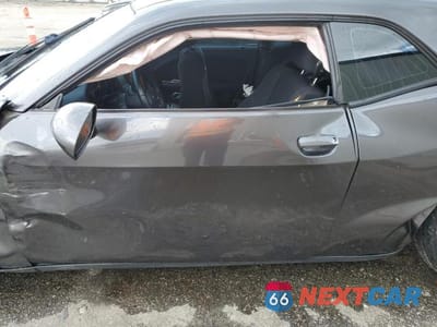 Zdjęcie 7 z 12 samochodu: 2015 DODGE CHALLENGER SXT VIN:2C3CDZAT4FH913710 - miniatura