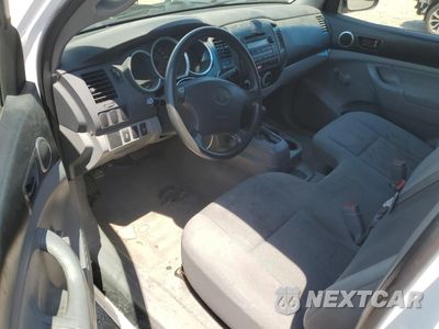Zdjęcie 8 z 14 samochodu: 2010 TOYOTA TACOMA VIN:5TENX4CN1AZ744613 - miniatura