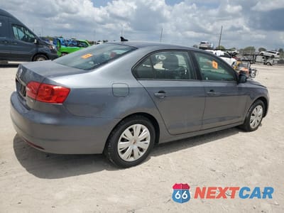 Trzecie zdjęcie samochodu z tyłu: 2005 VOLKSWAGEN JETTA SE VIN:3VWB07AJ6EM415835 - miniatura