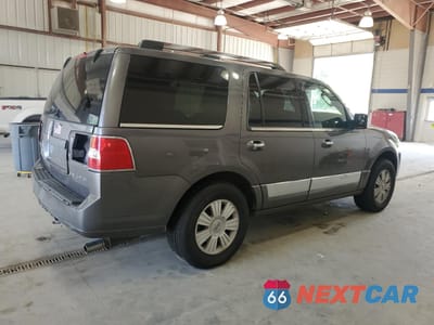 Trzecie zdjęcie samochodu z tyłu: 2014 LINCOLN NAVIGATOR VIN:5LMJJ2H58EEL03852 - miniatura