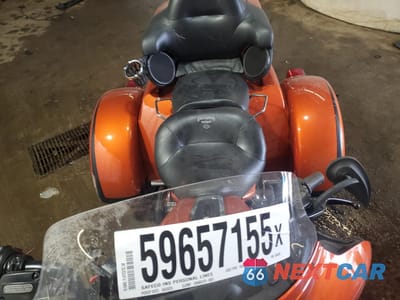 Piąte zdjęcie samochodu w środku: 2019 HARLEY-DAVIDSON FLHTCUTG VIN:1HD1MAF12KB858901 - miniatura