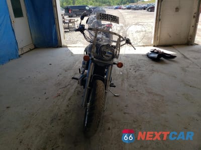 Drugie zdjęcie samochodu z przodu: 2001 HONDA VT750 CD VIN:JH2RC44351K500615 - miniatura