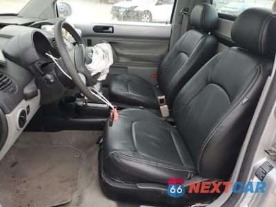 Zdjęcie 7 z 14 samochodu: 2003 VOLKSWAGEN NEW BEETLE GL TDI VIN:3VWBP21C03M433843 - miniatura