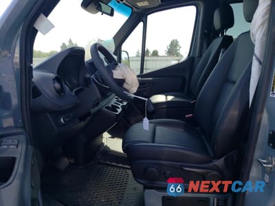 Zdjęcie 7 z 14 samochodu: 2024 MERCEDES-BENZ SPRINTER 2500 VIN:W1W4NBHY1RP662364 - miniatura