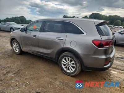 Drugie zdjęcie samochodu z przodu: 2019 KIA SORENTO L VIN:5XYPG4A34KG509709 - miniatura