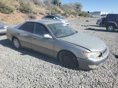 Czwarte zdjęcie samochodu z boku: 2001 LEXUS ES 300 VIN:JT8BF22G2V0053396 - miniatura