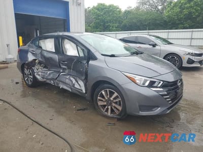Czwarte zdjęcie samochodu z boku: 2023 NISSAN VERSA SV VIN:3N1CN8EV0PL851426 - miniatura