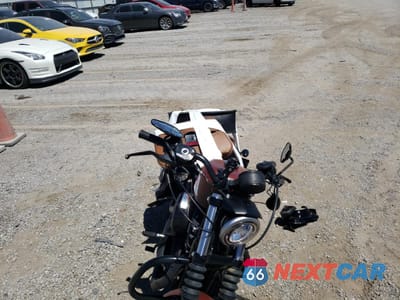 Piąte zdjęcie samochodu w środku: 2017 HARLEY-DAVIDSON XL883 IRON 883 VIN:1HD4LE212HC413302 - miniatura