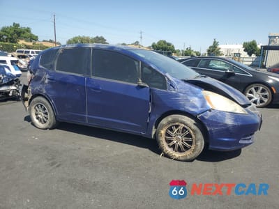 Czwarte zdjęcie samochodu z boku: 2011 HONDA FIT VIN:JHMGE8G36BC020879 - miniatura