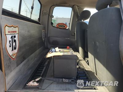 Zdjęcie 10 z 14 samochodu: 2001 TOYOTA TUNDRA ACCESS CAB VIN:5TBRT341X1S209739 - miniatura