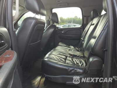 Zdjęcie 11 z 13 samochodu: 2011 CHEVROLET SUBURBAN K1500 LT VIN:1GNSKJE3XBR388582 - miniatura