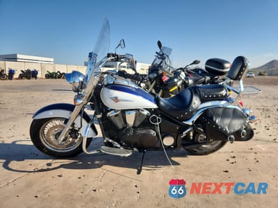 Trzecie zdjęcie samochodu z tyłu: 2013 KAWASAKI VN900 D VIN:JKAVN2D11DA048672 - miniatura
