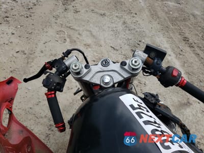 Zdjęcie 7 z 9 samochodu: 2000 SUZUKI GSX600 F VIN:JS1GN79A5Y2103235 - miniatura