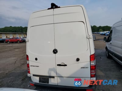 Zdjęcie 6 z 13 samochodu: 2017 MERCEDES BENZ SPRINTER DELIVERY VAN VIN:WD3PE7CD8HP524436 - miniatura