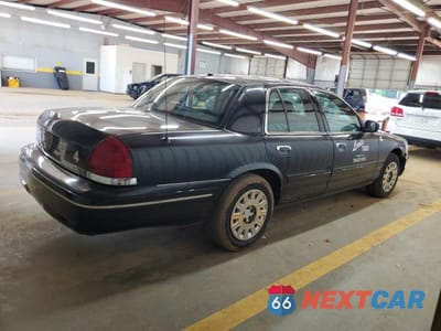 Trzecie zdjęcie samochodu z tyłu: 2005 FORD CROWN VICTORIA POLICE INTERCEPTOR VIN:2FAHP71W35X148300 - miniatura