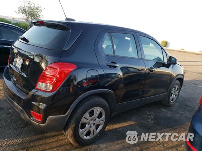 Trzecie zdjęcie samochodu z tyłu: 2019 CHEVROLET TRAX LS VIN:3GNCJKSBXKL163594 - miniatura