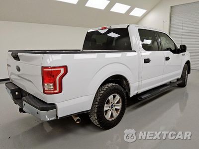 Trzecie zdjęcie samochodu z tyłu: 2017 FORD F150 SUPERCREW VIN:1FTEW1C86HKC97674 - miniatura