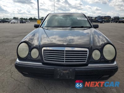 Piąte zdjęcie samochodu w środku: 1997 MERCEDES-BENZ E 420 VIN:WDBJF72F2VA595771 - miniatura