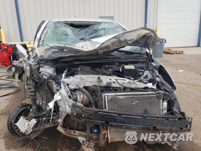 Piąte zdjęcie samochodu w środku: 2018 NISSAN VERSA NOTE S VIN:3N1CE2CP8JL365097 - miniatura