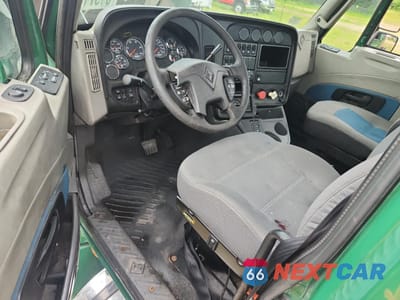 Zdjęcie 8 z 14 samochodu: 2012 INTERNATIONAL PROSTAR VIN:1HSDJSJR9CH672854 - miniatura