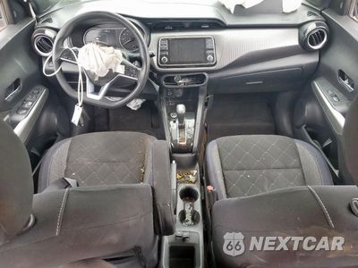 Zdjęcie 8 z 14 samochodu: 2018 NISSAN KICKS S VIN:3N1CP5CU7JL535550 - miniatura