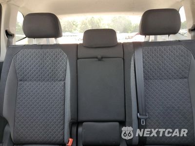 Zdjęcie 10 z 15 samochodu: 2018 VOLKSWAGEN TIGUAN S VIN:3VV1B7AX4JM117650 - miniatura