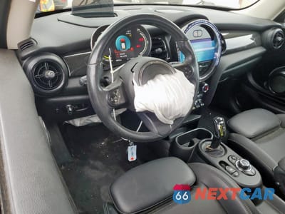 Zdjęcie 8 z 13 samochodu: 2022 MINI COOPER SE VIN:WMW13DJ01N2R46358 - miniatura