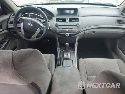 Zdjęcie 8 z 14 samochodu: 2009 HONDA ACCORD LX VIN:1HGCP26359A167047 - miniatura