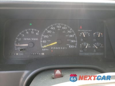 Zdjęcie 9 z 12 samochodu: 2002 CHEVROLET GMT-400 C3500-HD VIN:3GBKC34G12M114778 - miniatura