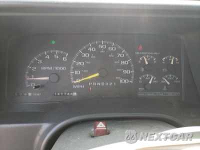 Zdjęcie 9 z 12 samochodu: 2002 CHEVROLET GMT-400 C3500-HD VIN:3GBKC34G12M114778 - miniatura