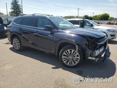 Czwarte zdjęcie samochodu z boku: 2021 TOYOTA HIGHLANDER HYBRID PLATINUM VIN:5TDEBRCH1MS019925 - miniatura