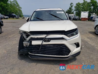 Piąte zdjęcie samochodu w środku: 2024 TOYOTA GRAND HIGHLANDER XLE VIN:5TDACAB58RS018797 - miniatura