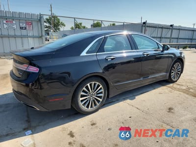 Trzecie zdjęcie samochodu z tyłu: 2018 LINCOLN MKZ SELECT VIN:3LN6L5D9XJR601615 - miniatura