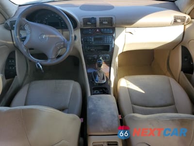 Zdjęcie 8 z 14 samochodu: 2004 MERCEDES-BENZ C 240 VIN:WDBRF61J14E017123 - miniatura