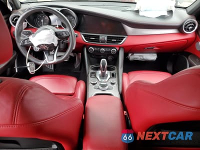 Zdjęcie 8 z 14 samochodu: 2021 ALFA ROMEO GIULIA TI VIN:ZARFAMBN6M7649893 - miniatura