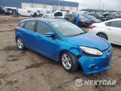 Czwarte zdjęcie samochodu z boku: 2014 FORD FOCUS SE VIN:1FADP3K22EL428550 - miniatura