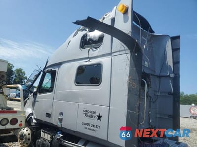 Zdjęcie 9 z 10 samochodu: 2024 VOLVO VNL SEMI TRUCK VIN:4V4NC9EH6RN642047 - miniatura