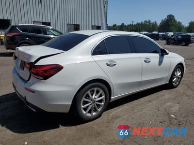 Trzecie zdjęcie samochodu z tyłu: 2020 MERCEDES-BENZ A 220 4MATIC VIN:WDD3G4FB8LW039807 - miniatura