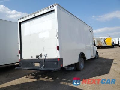 Trzecie zdjęcie samochodu z tyłu: 2022 CHEVROLET EXPRESS G3500 VIN:1HA3GTC73NN006688 - miniatura