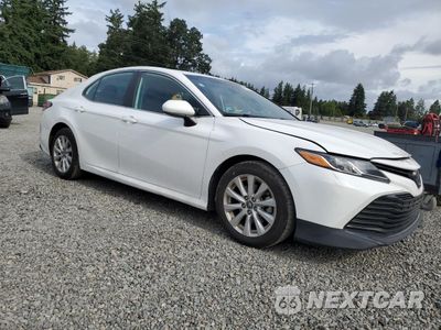 Czwarte zdjęcie samochodu z boku: 2020 TOYOTA CAMRY LE VIN:4T1C11AK1LU929574 - miniatura