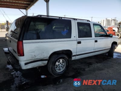 Trzecie zdjęcie samochodu z tyłu: 1995 CHEVROLET SUBURBAN C1500 VIN:3GNEC16K0SG117126 - miniatura