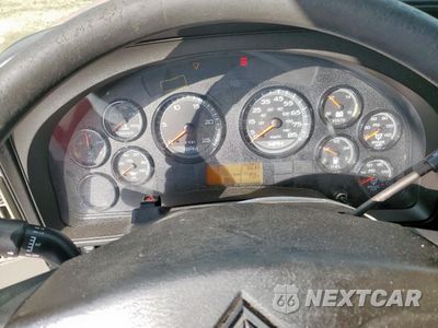 Zdjęcie 8 z 10 samochodu: 2014 INTERNATIONAL PROSTAR SEMI TRUCK VIN:3HSDJAPR5EN033641 - miniatura