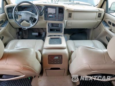 Zdjęcie 8 z 13 samochodu: 2004 CHEVROLET TAHOE C1500 VIN:1GNEC13ZX4R204715 - miniatura