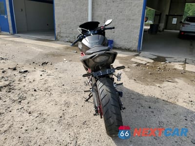 Czwarte zdjęcie samochodu z boku: 2016 HONDA CBR500 R VIN:MLHPC4468G5300861 - miniatura