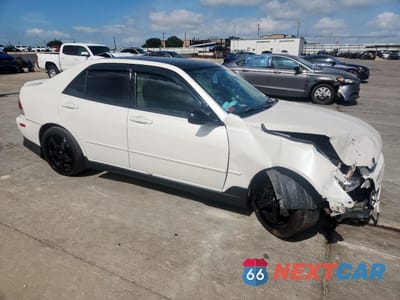 Czwarte zdjęcie samochodu z boku: 2001 LEXUS IS 300 VIN:JTHBD182910021700 - miniatura