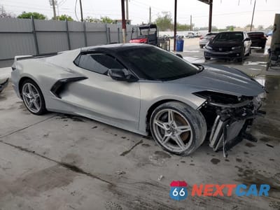 Czwarte zdjęcie samochodu z boku: 2024 CHEVROLET CORVETTE STINGRAY 1LT VIN:1G1YA3D42R5109180 - miniatura