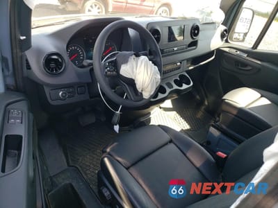 Zdjęcie 8 z 14 samochodu: 2024 MERCEDES-BENZ SPRINTER 2500 VIN:W1W4NBHY1RP662364 - miniatura