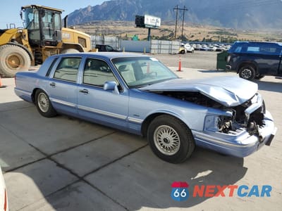 Czwarte zdjęcie samochodu z boku: 1995 LINCOLN TOWN CAR SIGNATURE VIN:1LNLM82W4SY618651 - miniatura